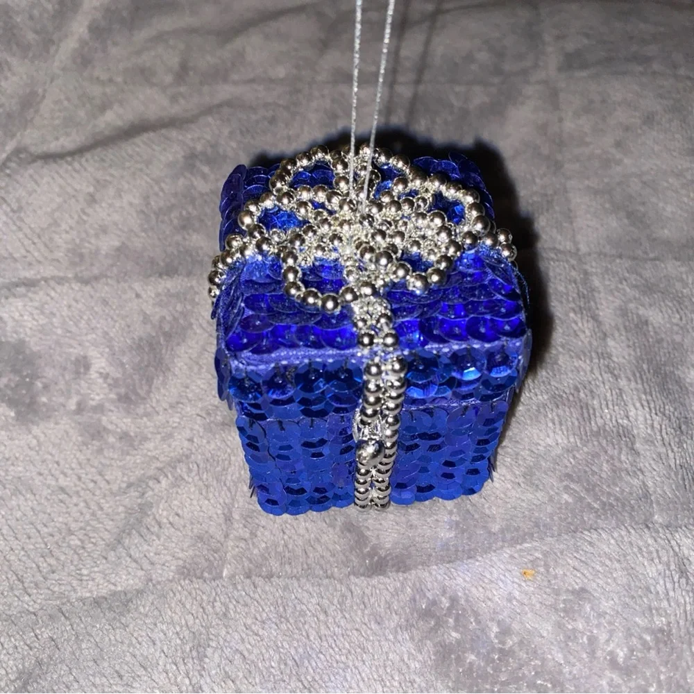 Blue Sequin Jewelry‎ Ring Gift Box / Christmas ornament with Silver Beads